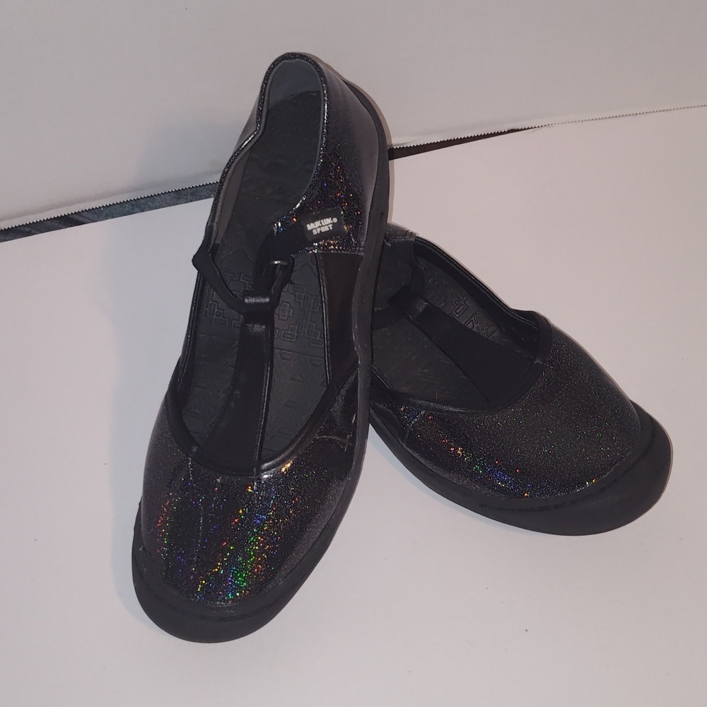 Muk Luk Sport Incandescent Black Rainbow Size 10